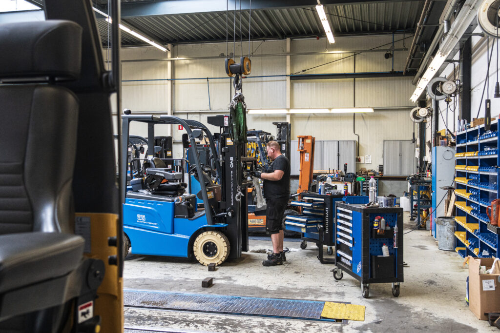 L. van Vliet Vorkheftrucks